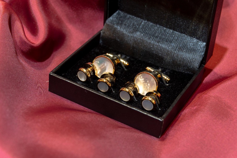 gold cufflinks set