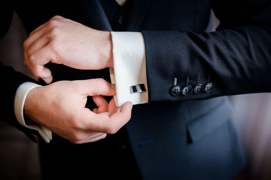 adjust cufflinks black suit